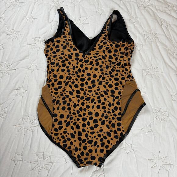 NWOT Swimsuits For All x Gabifresh Wildcat Leopard Print Swimsuit Size 18D/DD - Picture 2 of 5